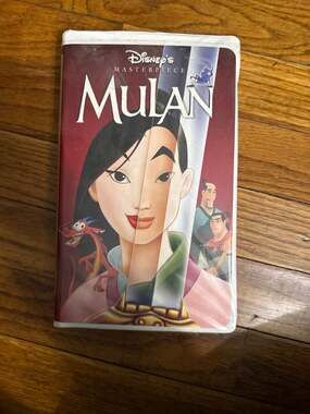 Walt Disney's Masterpiece Collection: Mulan (VHS, 1999) Clamshell